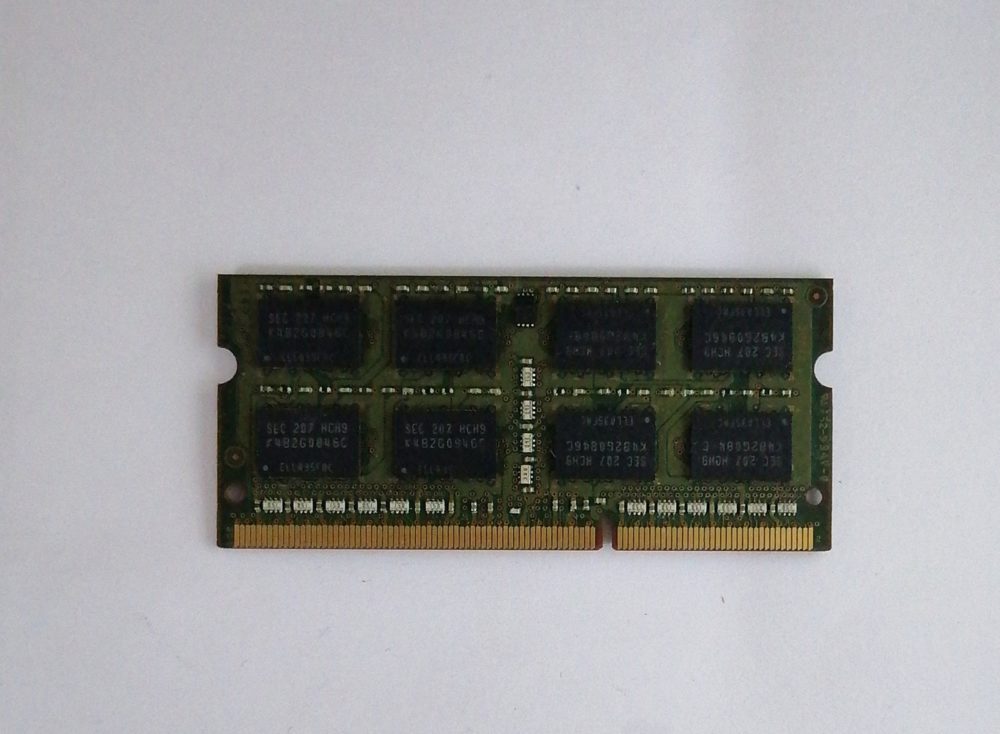 ОЗУ DDR3 4Gb, (PC-10600S-09-10-F2) (снятый, оригинал) — изображение 2