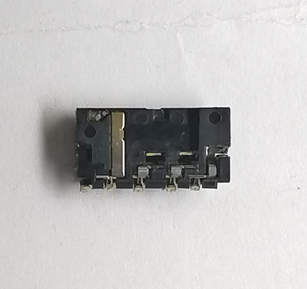 LG-P715 Разъем гарнитуры